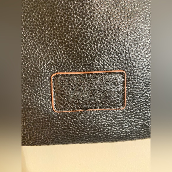 G.H. Bass & Co. Crossbody Black and Brown Leather Purse - Picture 2 of 6